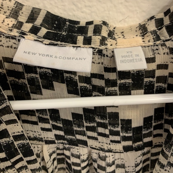 New York & Company Top - Picture 3 of 3